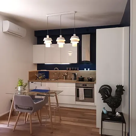 T2 40 M2 Rue Du Casino Centre-ville Climatise 1 Balcon Apartamento
