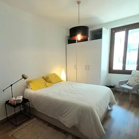 T2 40 M2 Rue Du Casino Centre-ville Climatise 1 Balcon *